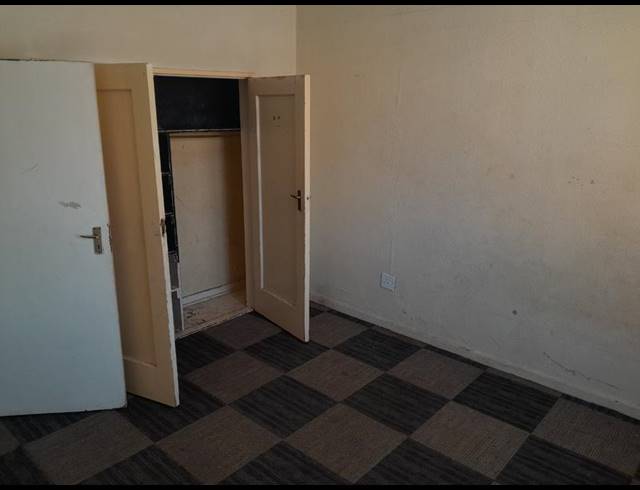 2 BEDROOM APARTMENT FOR SALE IN YEOVILLE